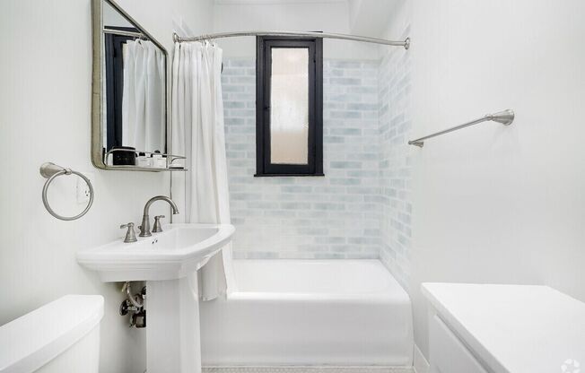 Studio, 1 bath, 300 sqft, $2,050, Unit 411FS