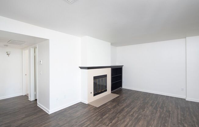 2 beds, 1 bath, $2,480, Unit 69