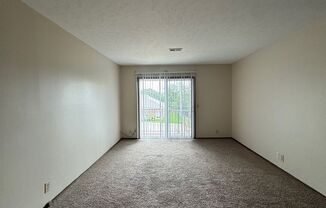 2 beds, 1 bath, 950 sqft, $875, Unit #7