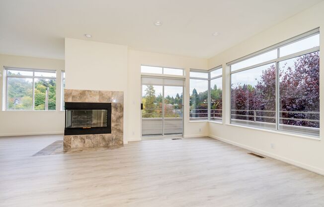 Madison Valley Huge 4bd/3.5ba Home!