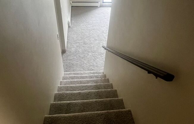 2 beds, 1 bath, 790 sqft, $2,400, Unit B207
