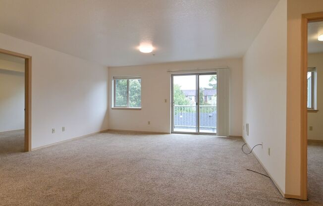 2 beds, 1 bath, $1,600, Unit 13