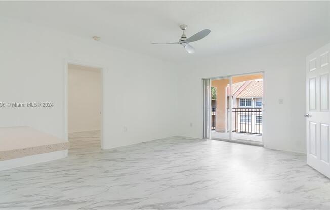 215 SW 117 TER