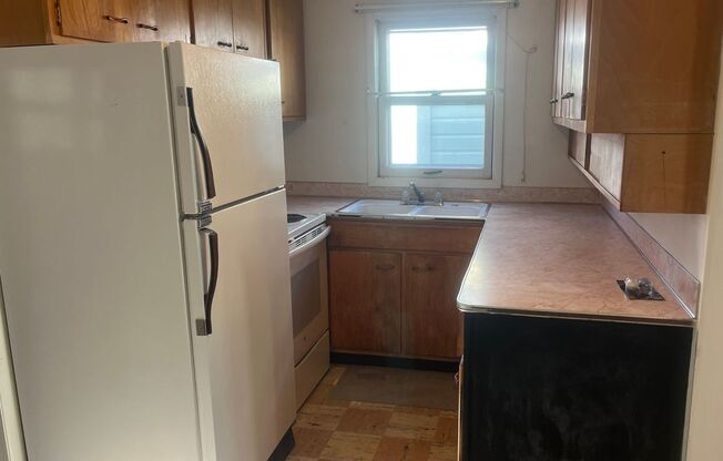 2 beds, 1 bath, 1,216 sqft, $950, Unit 309 S 33rd ST Unit 3