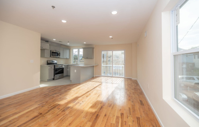 241 S 11 ST