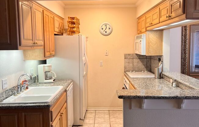 1 bed, 1 bath, 839 sqft, $1,500, Unit 9