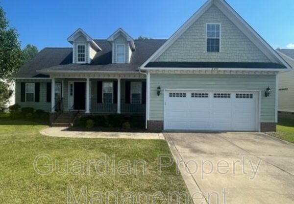 4 beds, 2.5 baths, 2,400 sqft, $2,100