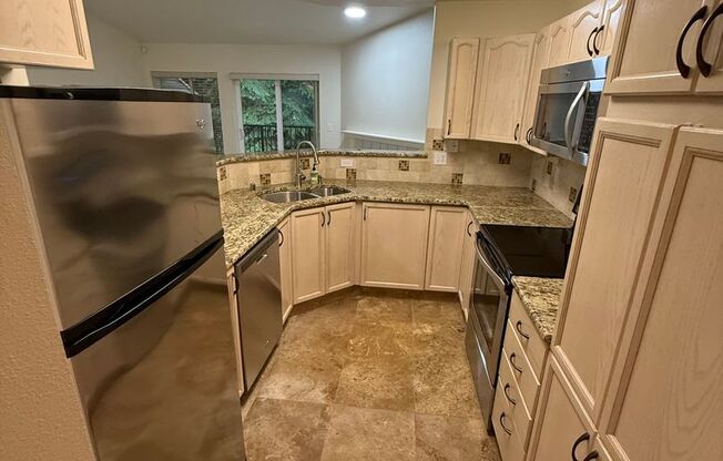 Tastefully Updated Issaquah 2bd 2bath Condo!