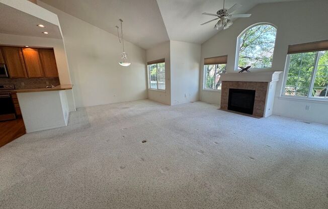 Spacious and Open 3BD/2BA House In Longmont!