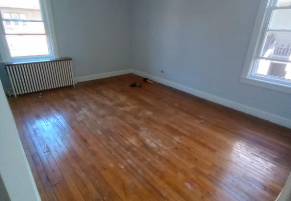 5260 W FOSTER