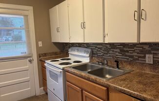 2 beds, 1 bath, $995