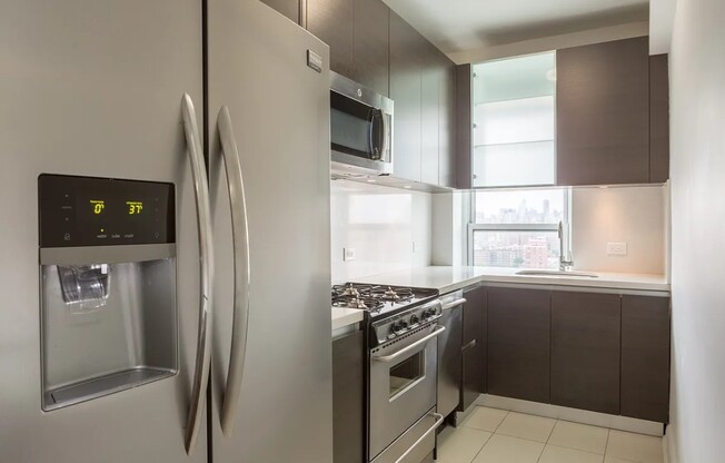 507 W 113 ST