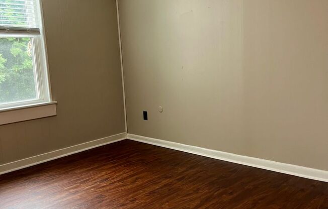 1 bed, 1 bath, 375 sqft, $850, Unit 6