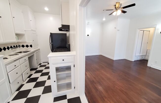 Studio, 1 bath, 470 sqft, $1,700, Unit 106