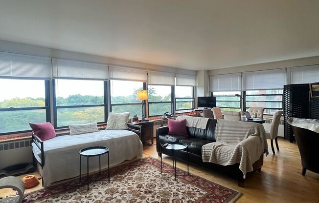 2 beds, 1 bath, 1,200 sqft, $2,850, Unit 418-0705