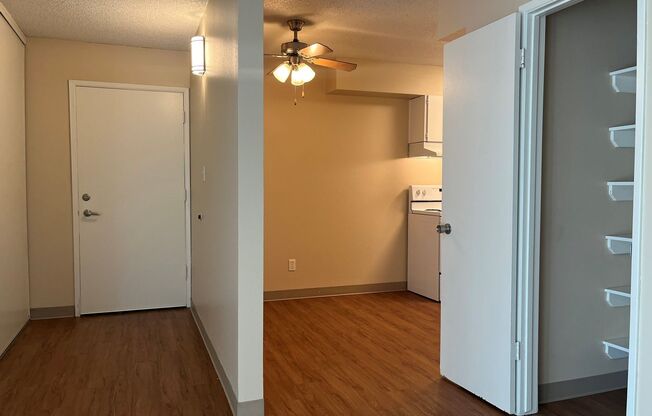 1 bed, 1 bath, 642 sqft, $1,050, Unit 108