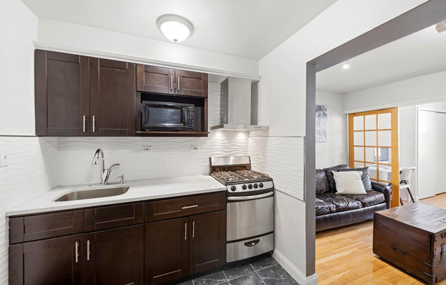 229 E 28 ST