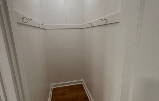 1 bed, 1 bath, $1,025, Unit 221