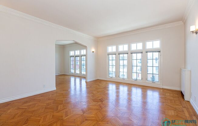 Lone Mountain: Expansive 2nd Floor Flat w/ Formal Dining Room, Private Yard & Shared Laundry