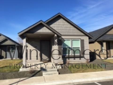 3 beds, 2 baths, 1,064 sqft, $1,695, Unit chin220-1