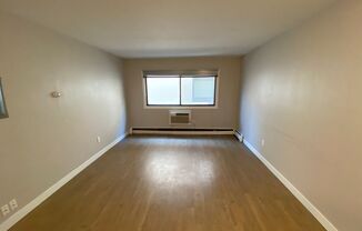 1 bed, 1 bath, $895, Unit 111