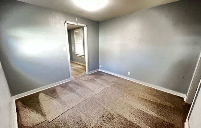 1 bed, 1 bath, $850, Unit 309 S 33rd St Unit 2