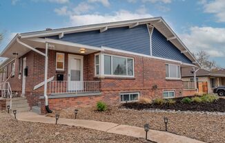 3BD, 2BA Half-Duplex in North Park Hill