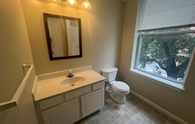 2 beds, 2 baths, 1,090 sqft, $1,775, Unit 201