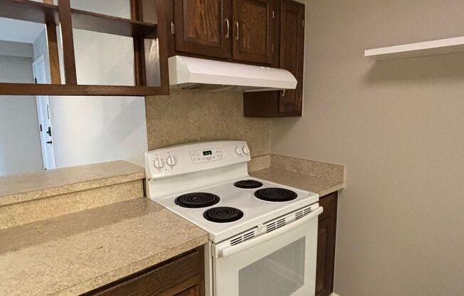 2 beds, 1 bath, 750 sqft, $1,750, Unit 12