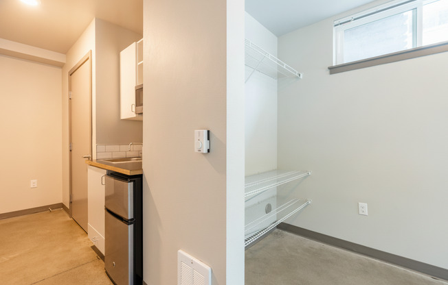 Studio, 1 bath, 207 sqft, $995, Unit 702