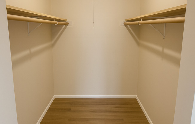 2 beds, 1 bath, 850 sqft, $1,299, Unit 404