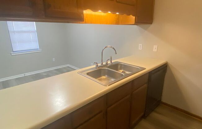 1 bed, 1 bath, 800 sqft, $695, Unit Unit 6