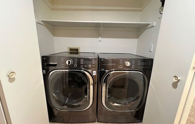 2 beds, 2 baths, $1,600, Unit # 2412