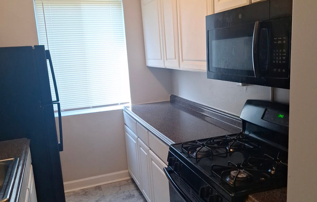 Top-Floor 2-Bedroom Condo in Southwest DC – Remodeled & Move-In Ready