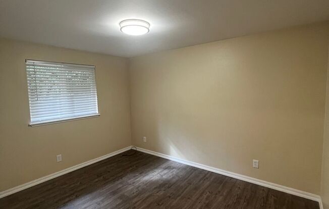 3 beds, 1 bath, $2,400