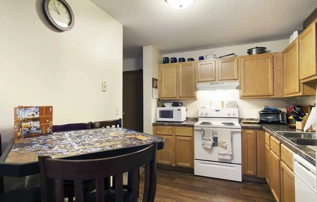 1 bed, 1 bath, 673 sqft, $1,115, Unit 115