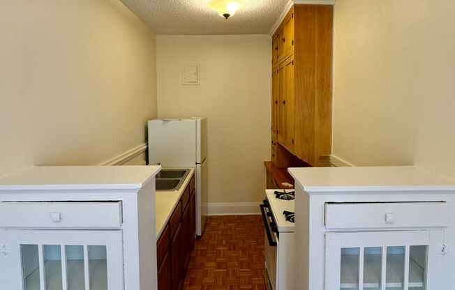 Studio, 1 bath, $875, Unit 304