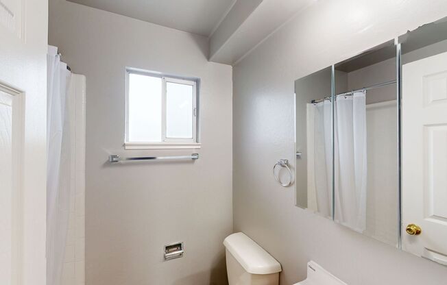 2 beds, 1 bath, 715 sqft, $2,450, Unit 625-6