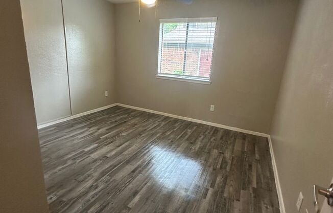 Spacious 2BR/2BA FLAT with Private Patio
