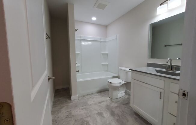 2 beds, 1 bath, 1,088 sqft, $1,200, Unit Apt 121