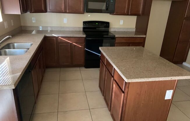 4 BEDROOM HOME IN EAST  PHOENIX