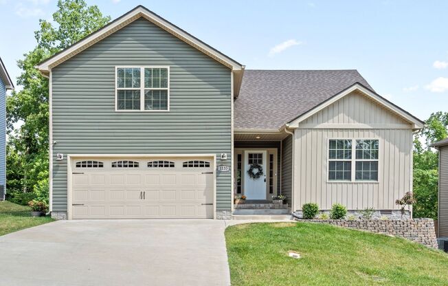 3 Bed 2 Bath Home For Rent Near Downtown Clarksville!