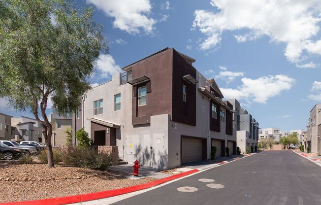 Fully furnished luxury townhome in Affinity/Summerlin