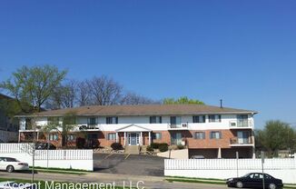 530 N Eau Claire Ave