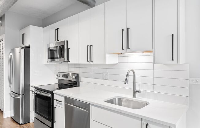 2 beds, 1 bath, 625 sqft, $2,350, Unit 216