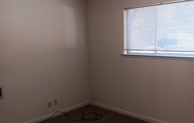 1 bed, 1 bath, 800 sqft, $970, Unit F04 Manor