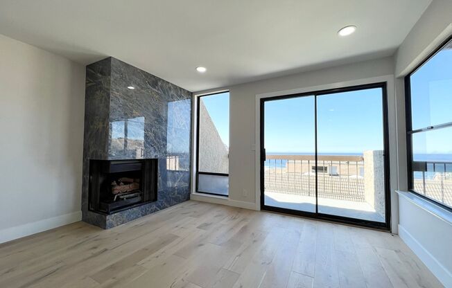 Beautifully Remodeled Condo with OCEAN VIEWS - Water Utility Included!