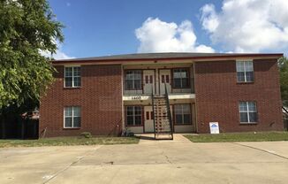 3 beds, 2 baths, $995, Unit 1407 Dugger Unit B