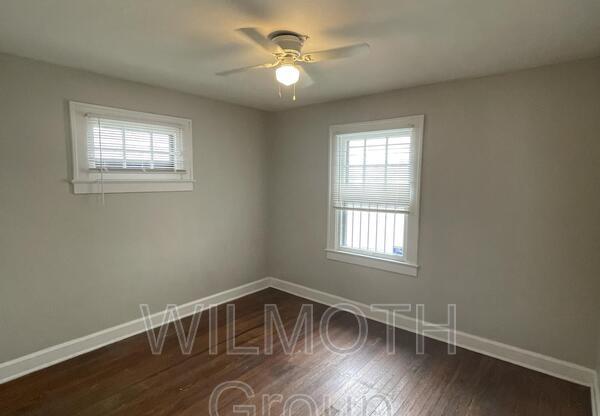 2 beds, 1 bath, 720 sqft, $895