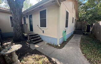 North Loop/Burnet Corridor LARGE 2/1 Duplex with carport
